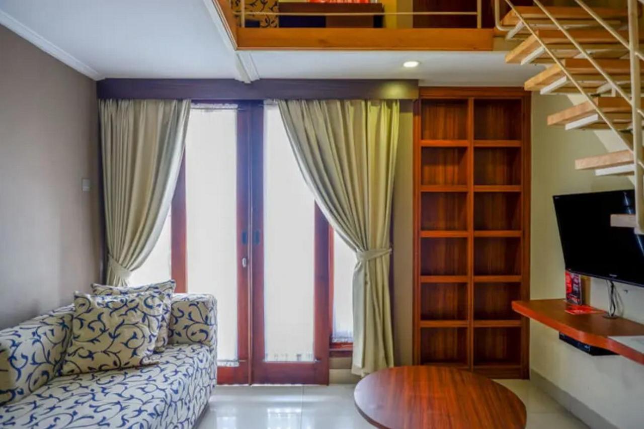 Urbanview Rumah Kandjani Yogyakarta Kejayan Exterior foto