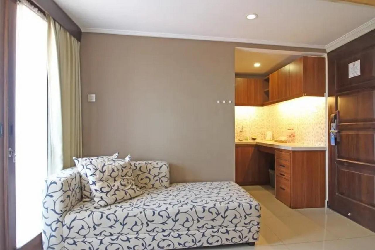 Urbanview Rumah Kandjani Yogyakarta Kejayan Exterior foto